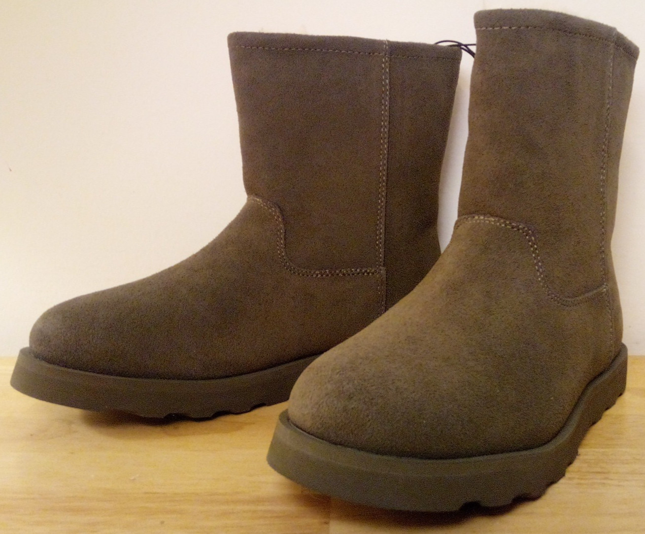 NWT Time and Tru Women's Genuine Suede Cozy Boots Olive Green Size 8