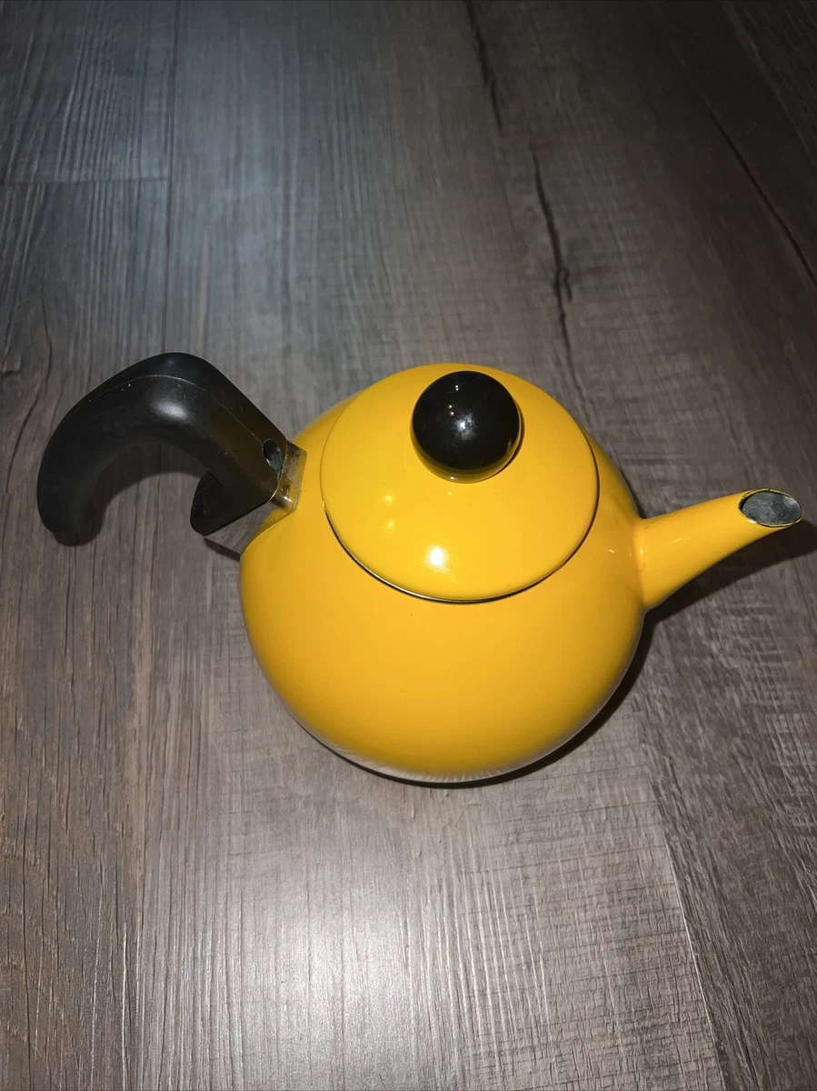 yellow Unbranded mini 1.25 Quart tea kettle Cute Personal Size Quick Boil  EUC