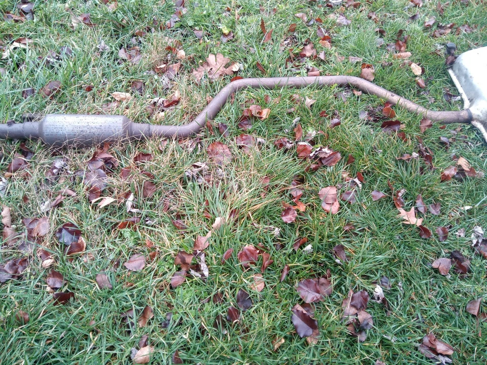 Silenciador de escape Chrysler 200 2013 convertidor catalítico sistema de tubo de manguera 13 Foto 4 de 4