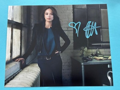 Kristin Kreuk  -  SMALLVILLE      -  signed, original Autogramm !!!