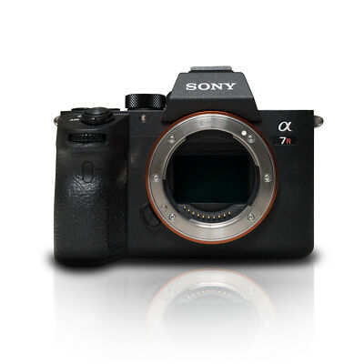 Sony α7R III 42.4MP Mirrorless Digital Camera - Black (Body Only 