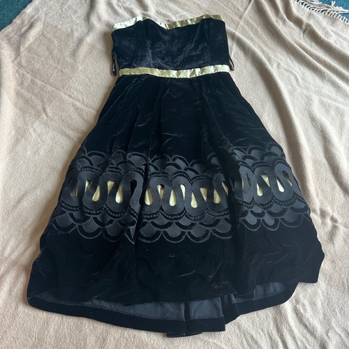 Vintage Betsy Johnson NY velvet black dress size 6