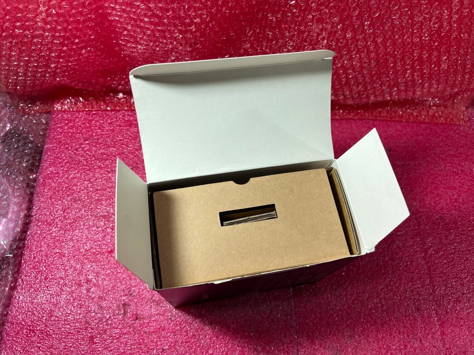 1 Pc Intel Xeon W3530 2.8GHz Quad-Core (BX80601W3530) Processor NEW - Image 4 of 4