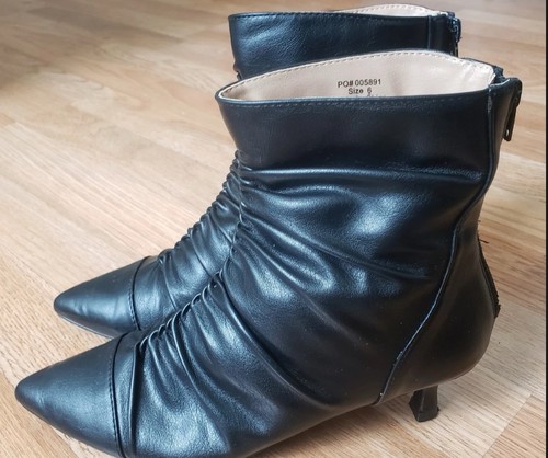 Journee Womens Size  6 Boots 36 Black Faux Leather Ankle Outdoor Comfort Gothic - Picture 1 of 10