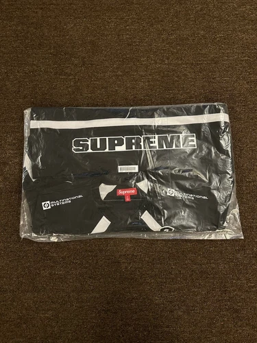 Taille M Maillot de hockey Supreme strass noir SS25 EN MAIN