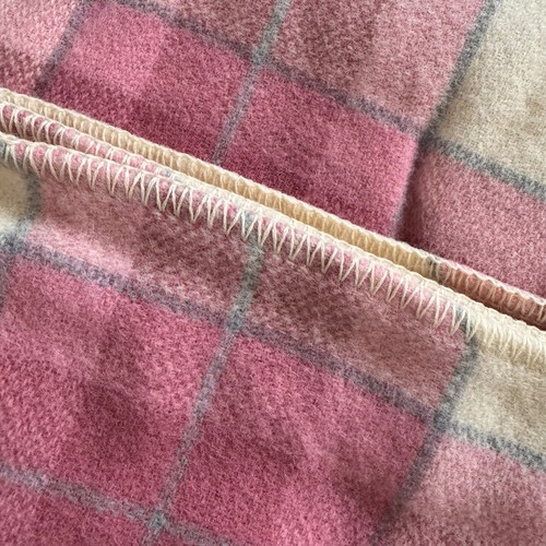 Royal Wool Blanket New Zealand Heavy 100% Pure Wool Pink White Vintage - Picture 8 of 8