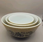 Vintage Pyrex Homestead Blue Beige Mixing Bowls Set of 3