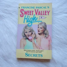 Secrets (Sweet Valley High #2)