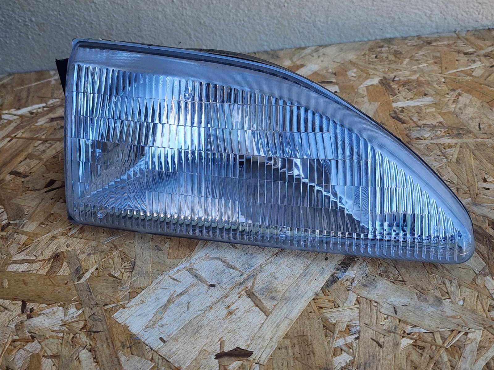 Ford GT 1994-1998 Front Right Headlight