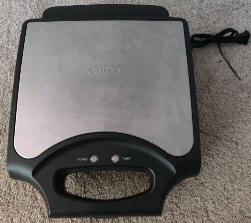 BELLA 4 Slice Non-Stick Belgian Waffle Maker, Stainless Steel/Black Works Well