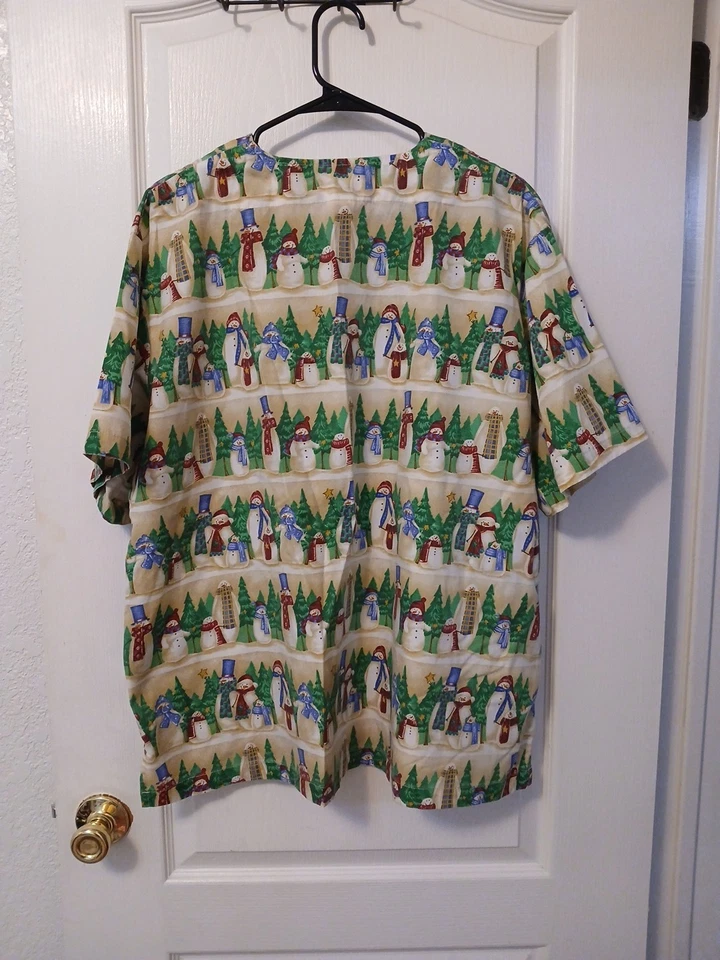 Women’s Size L Natural Uniforms Scrub Top Christmas Medical Uniform Theme - Image 3 of 3
