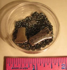 SILVERTONE RIBBED METAL EYEGLASS SUNGLASS HOLDER 24" METAL CLIPS WITH RUBBER PAD