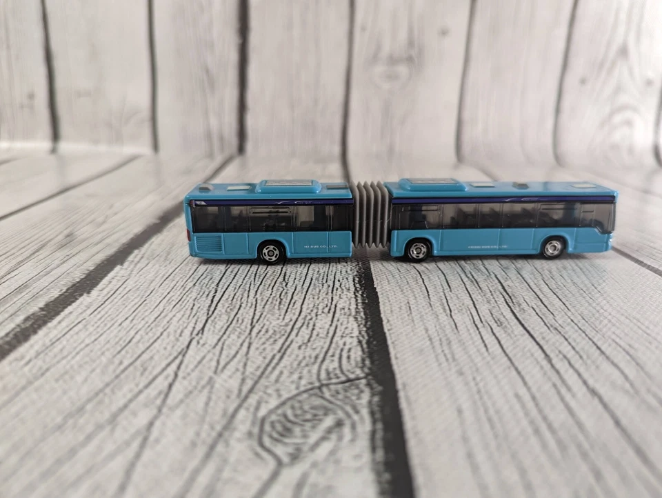 Autobús articulado Takara Tomy Long Type Tomica No.134 Mercedes-Benz CITARO KEISEI Foto 3 de 4