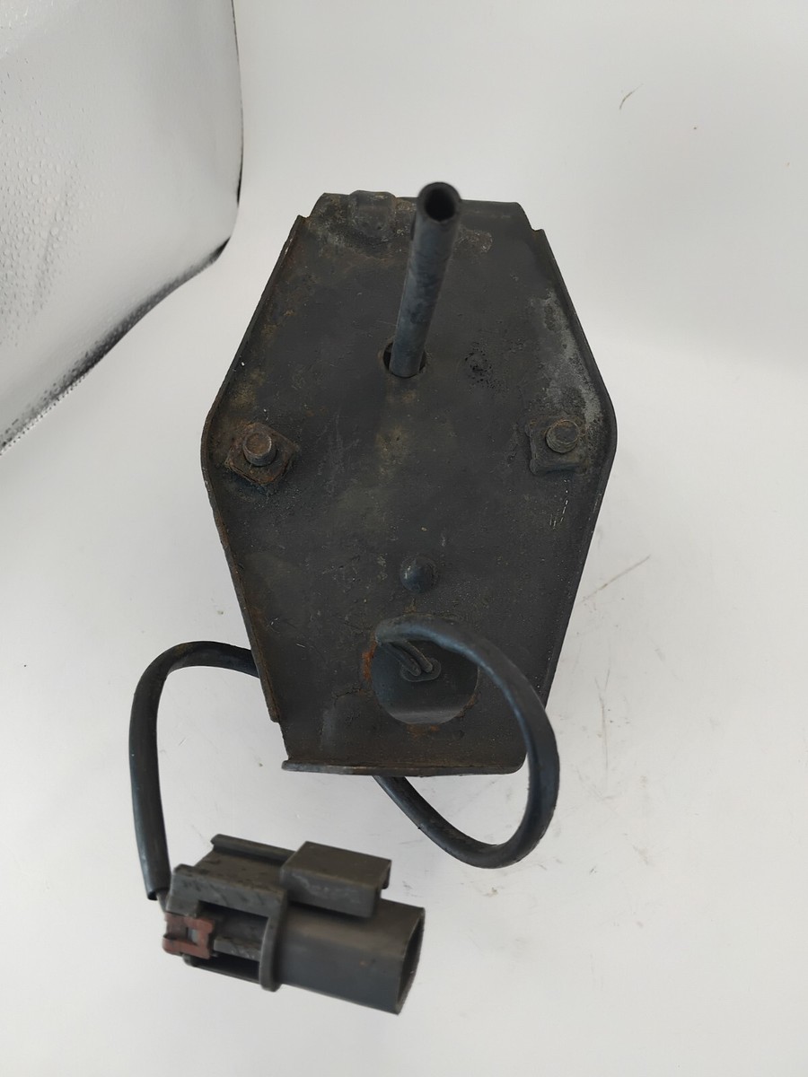 1984-1989 Nissan 300ZX Z31 Vacuum Pump Assembly ASCD