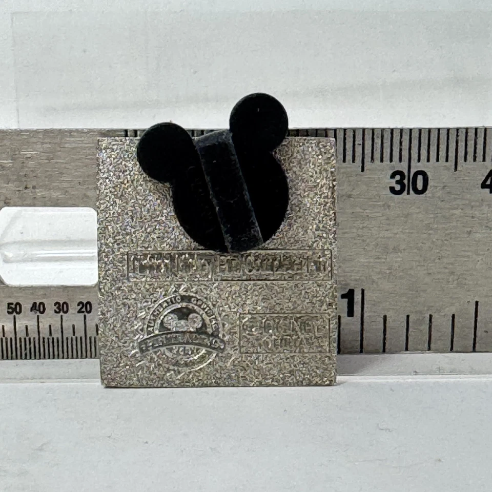 Prendedor Test Track Disney 1 pulgada metal esmaltado atracción EPCOT Foto 2 de 2