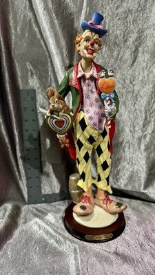 Rare DA VINCI Collection 16  Porcelain CLOWN. Rabbit Heart Target. Love.