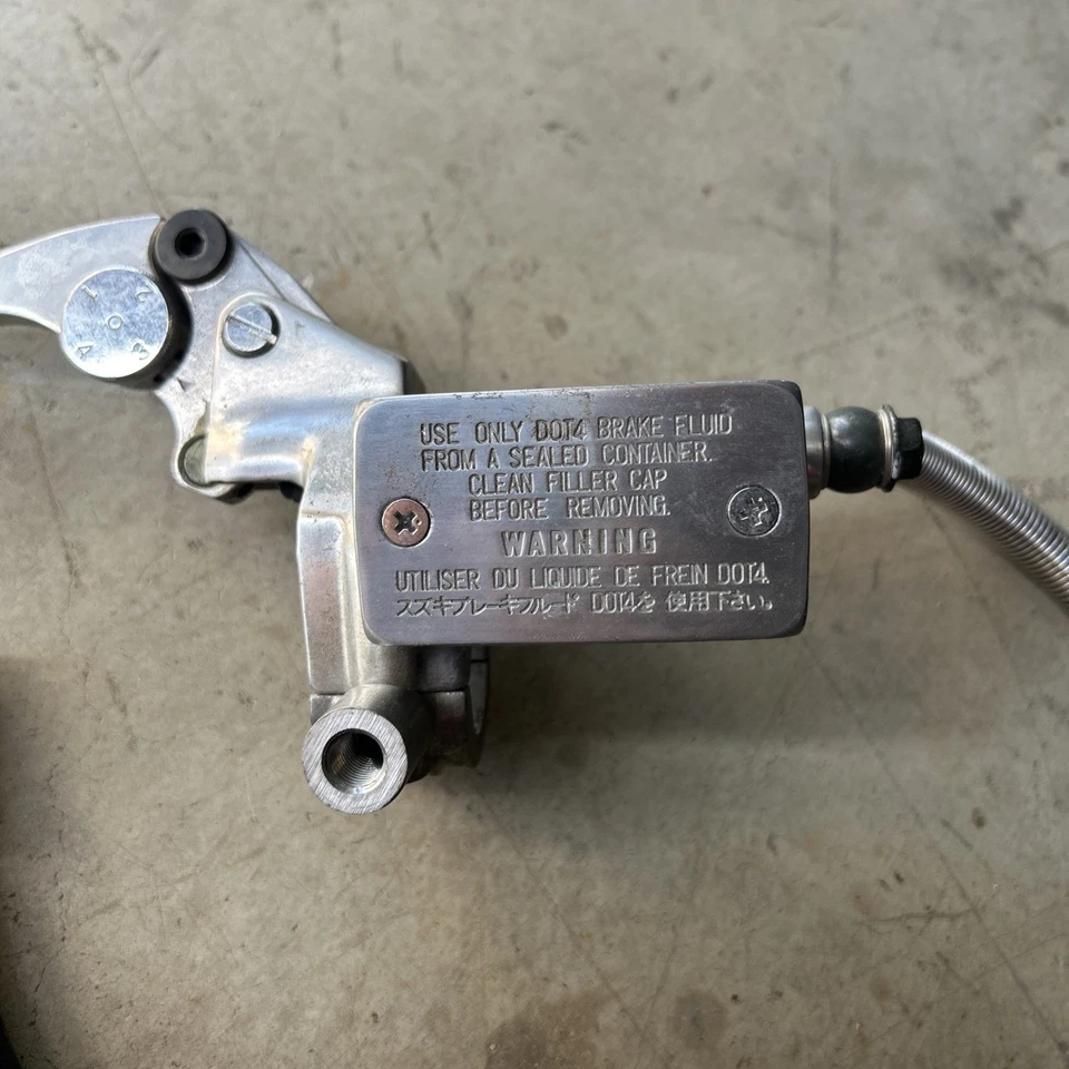 1998 - 2004 Suzuki Intruder VL1500 cilindro mestre de embreagem com alavanca e linha - Imagem 2 de 4