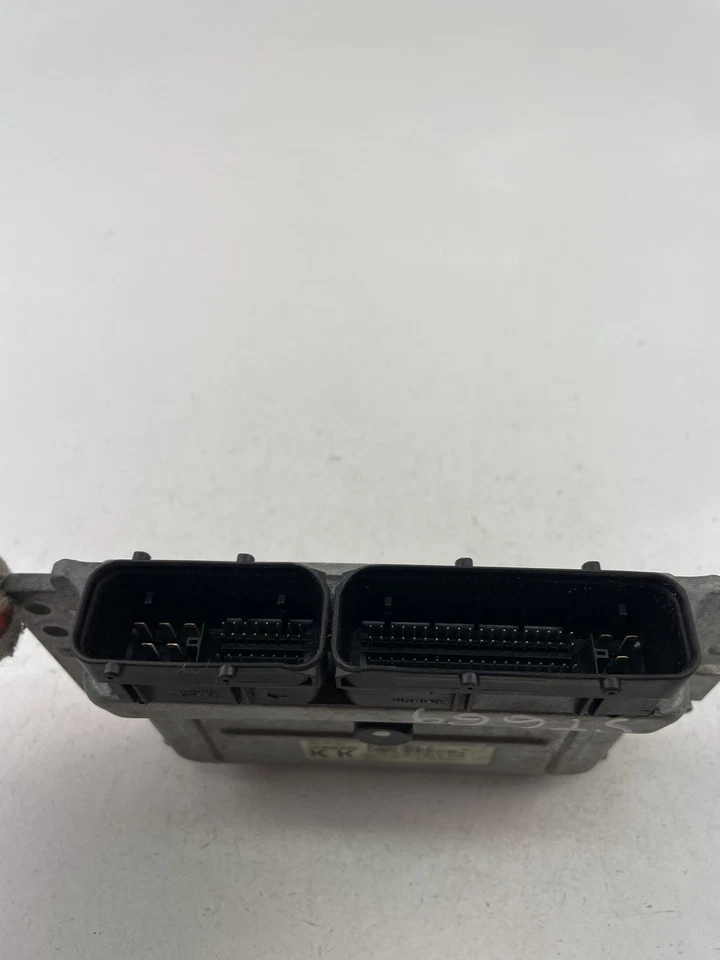 NISSAN NOTE E11, NE11 Engine Control Unit ECU MEC37-660 28186559 - Immagine 3 di 4