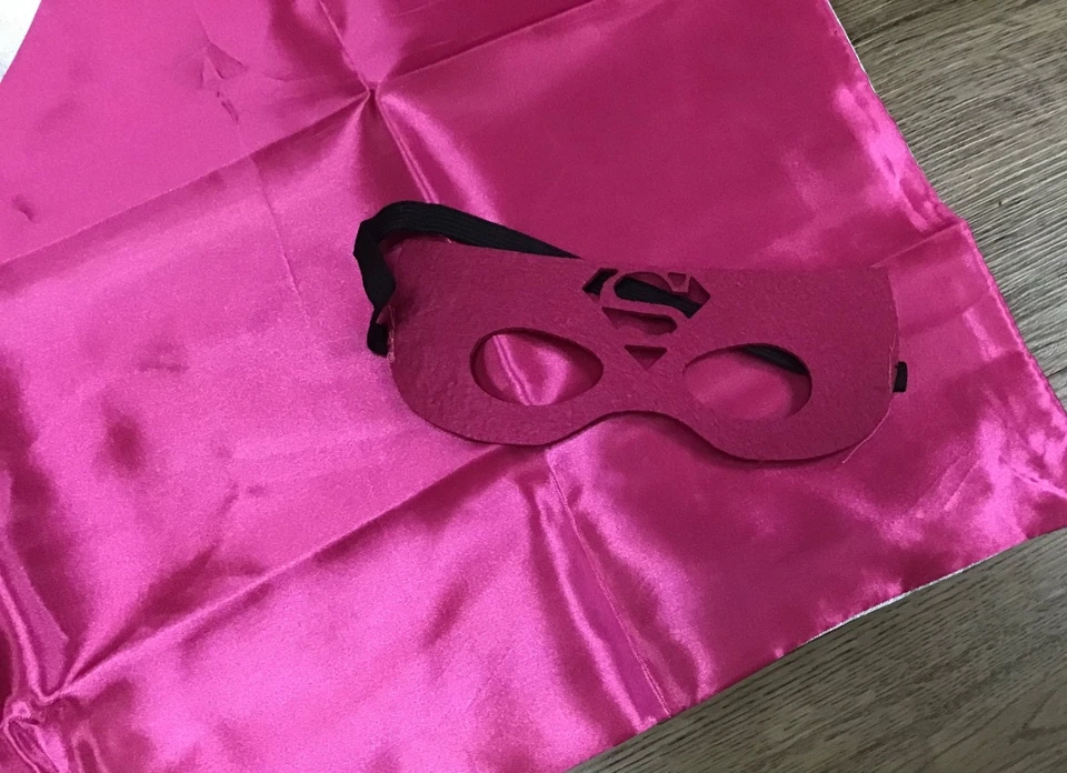 Máscara de fieltro rosa con capa de satén superhéroe superhéroe superhombre para niñas pequeñas nueva sin etiquetas Foto 3 de 4