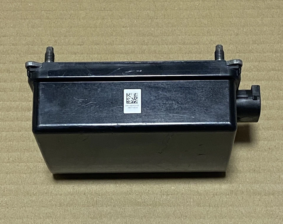 Mercedes Genuine Distronic Radar Sensor A0009007907 - Image 3 of 4