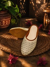 Women's White Floral Embroidered Boho Mule Flats Slip On Ethnic Jutti Shoes