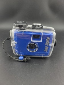 Snap Sights SS04 Underwater 35mm Camera. Blue 25 feet Watertight 