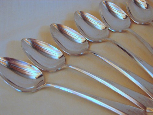 6 Wm. Rogers & Son Silver Antoinette Teaspoons, Excellent Condition, 6in, 1931 - Picture 3 of 10