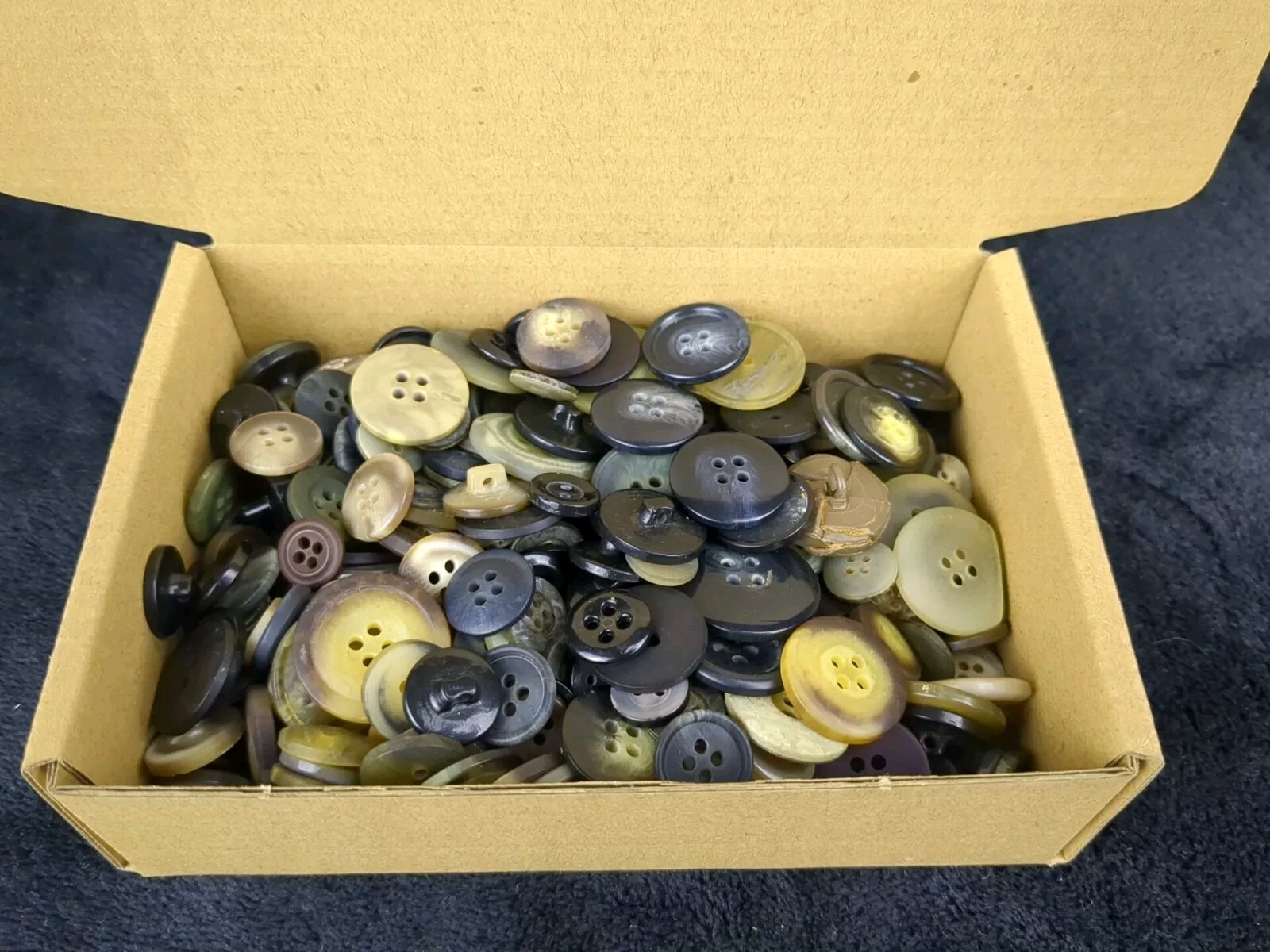 Lot Mixed Dark Colored Buttons Half Pound Box Crafting DIY Variety ...