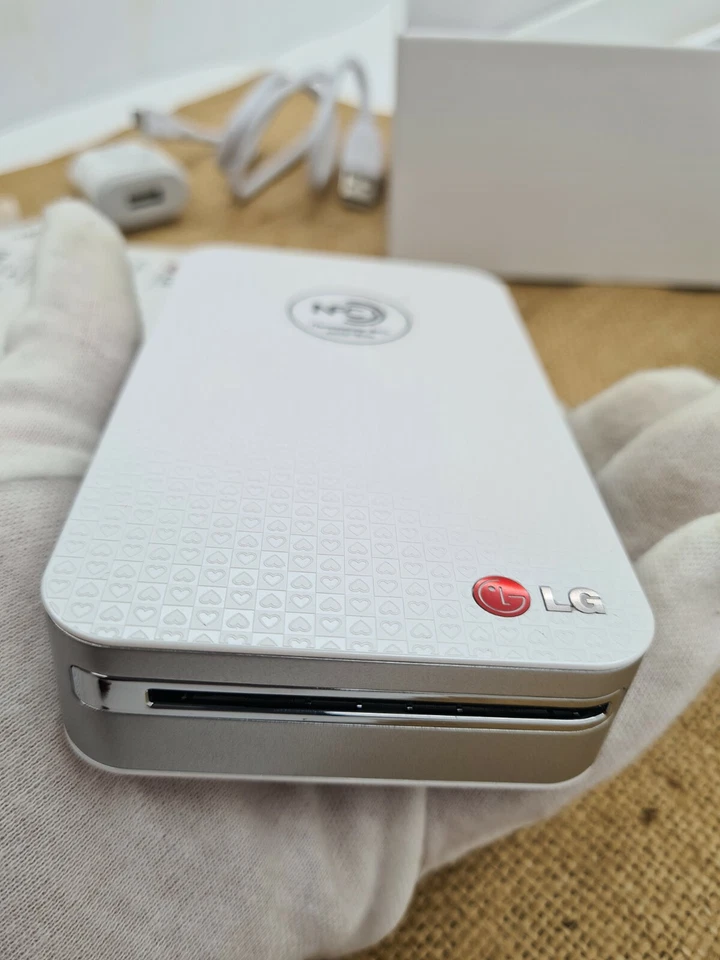 LG PD233 Pocket Photo Printer With Box Charger Manual without Paper  - Image 4 of 4