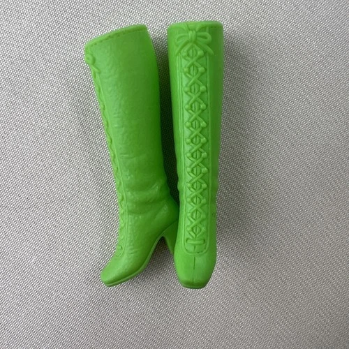 VINTAGE MATTEL BARBIE DOLL MOD LACE UP BOOTS SHOES GREEN  NICE MARKED JAPAN