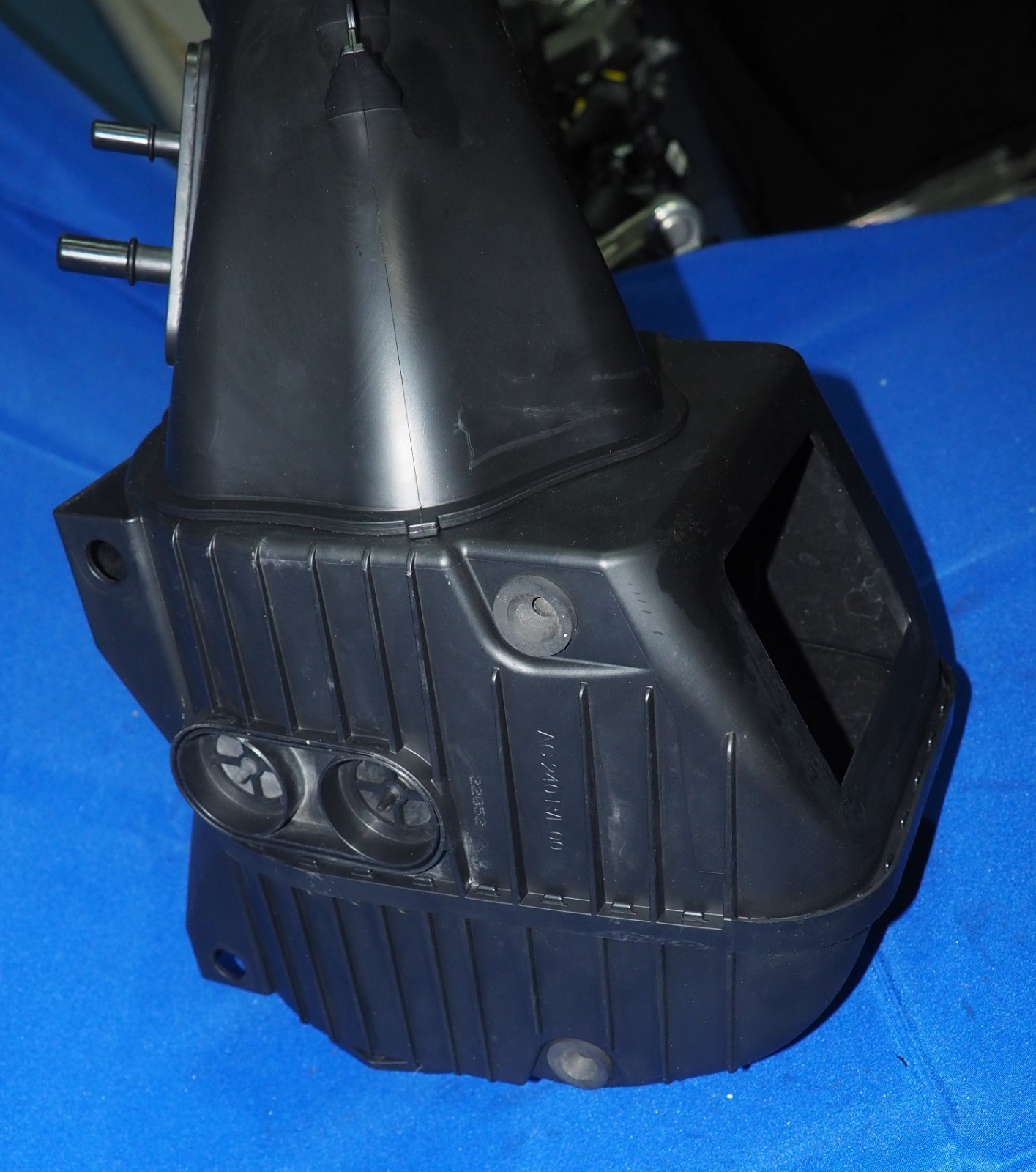2022-2026 Maserati MC20 MCPura Right Air Filter Cleaner Housing Box OEM 1500 Mi