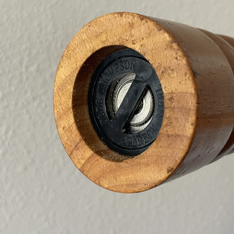 Molinillo de pimienta Thompson antiguo de 17" madera de arce acero al carbono tamaño de restaurante Foto 4 de 4