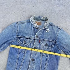 Vintage 70's Men's Levi's Denim Trucker Jacket 18x22