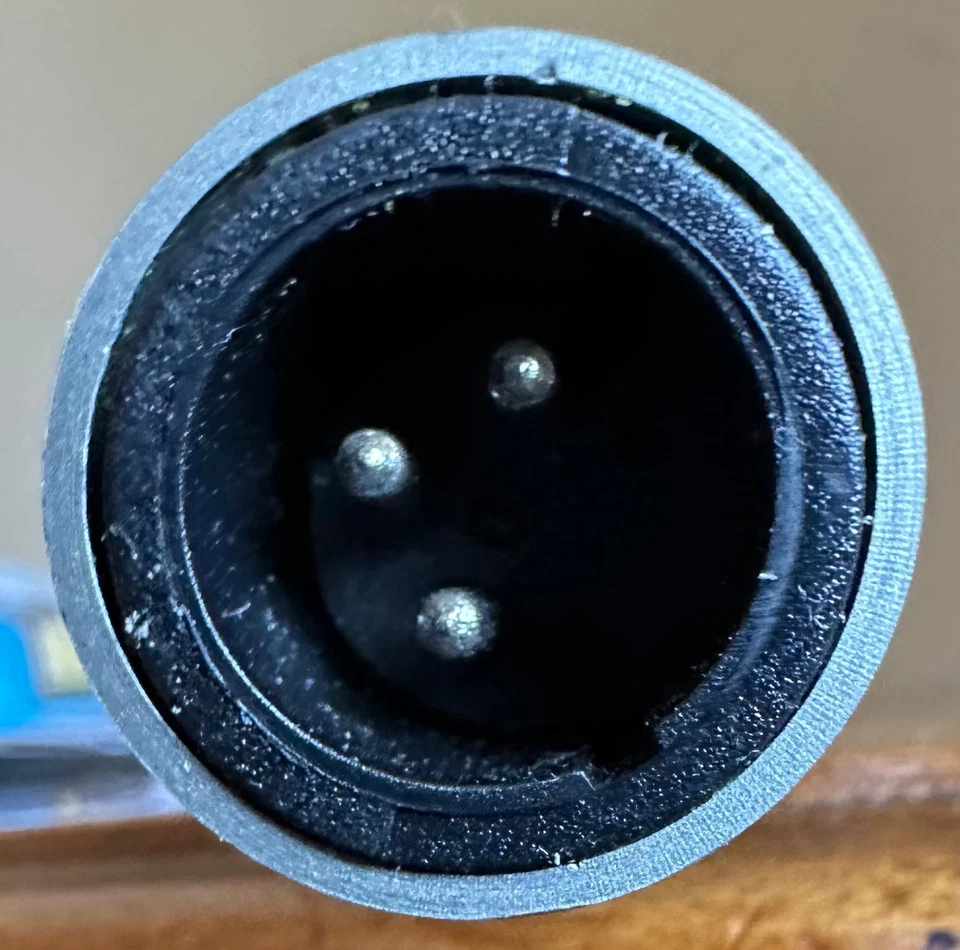 LAX-MAX LI-198 Super Professional Wireless Receiver Microphone System - Image 4 of 4