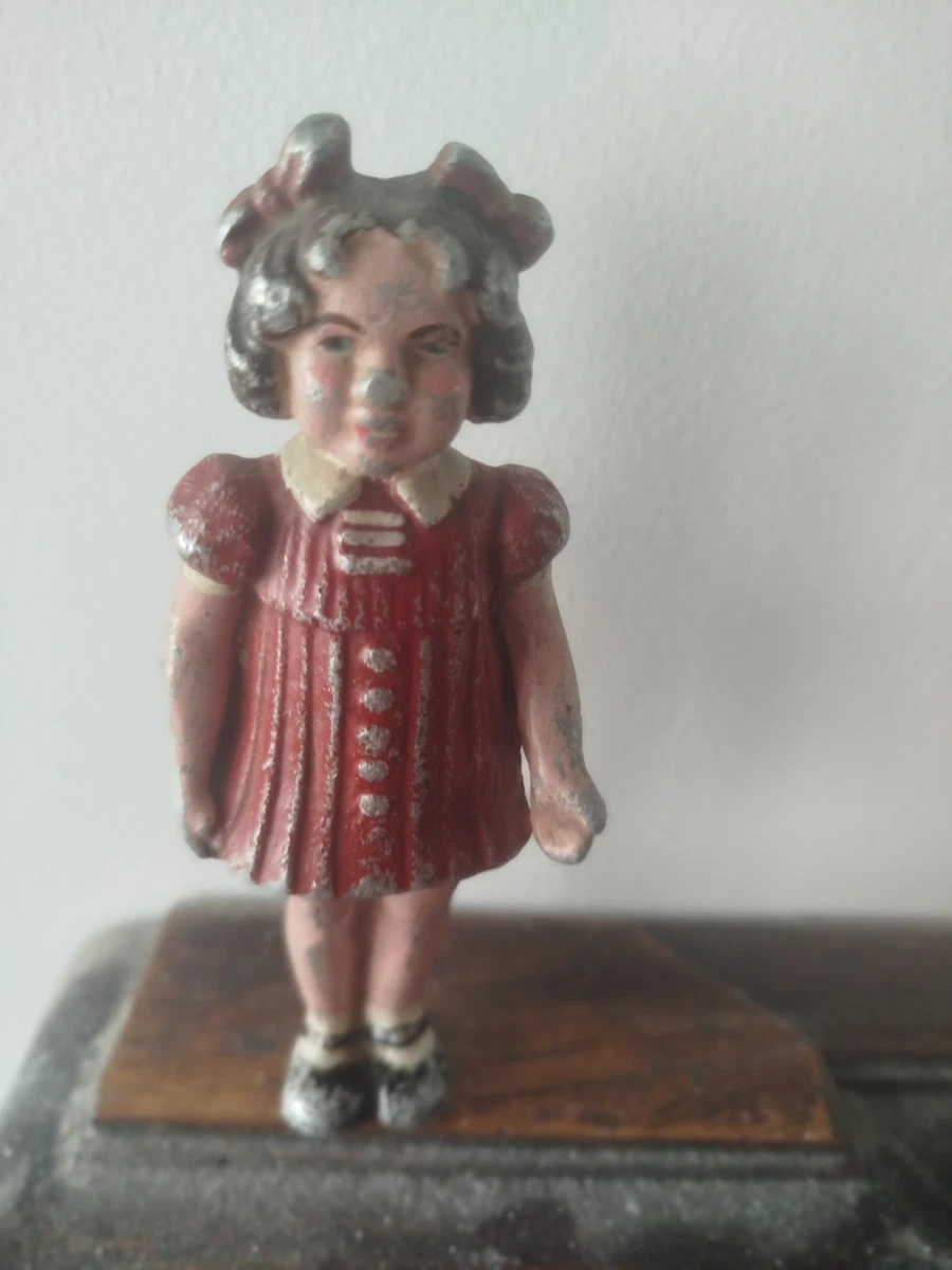 20e siècle Ensemble de meubles de poupée en bois