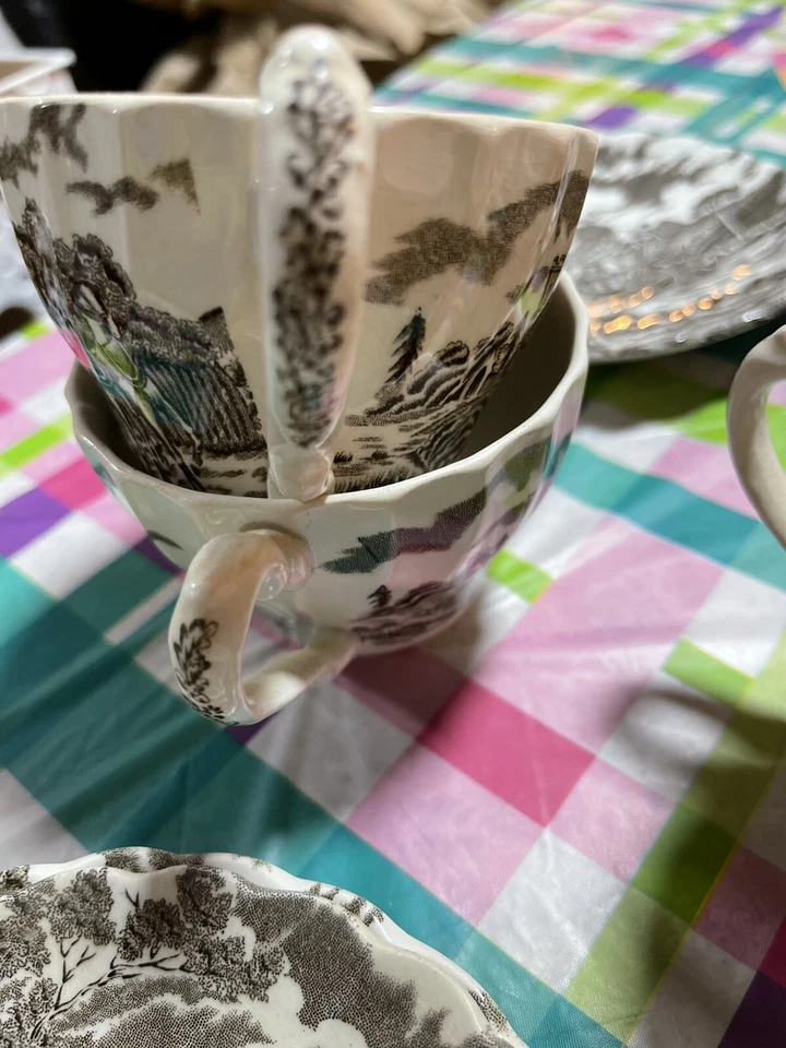 GorgeousChina...royal Mill l service for 10 fine china Vintage ,Scalloped Edging - Image 4 of 4