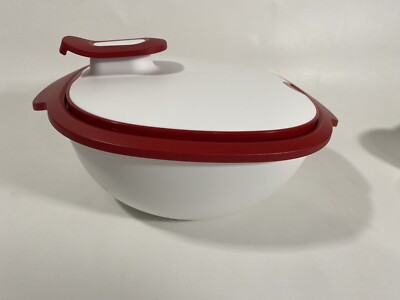 Tupperware 2.4 L  2 1/2 Quart Warmie Tup insulating serving bowl