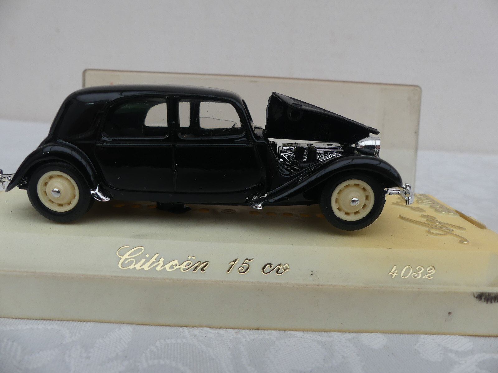 Micro Modèle Ma Collection N°18 Citroën 15 Présidentielle 1955 - 1/43, Résine Noire