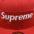 Neuf avec étiquettes casquette chapeau ajustée Supreme New Era boîte rouge logo maille homme 7 3/8 SS18 AUTHENTIQUE