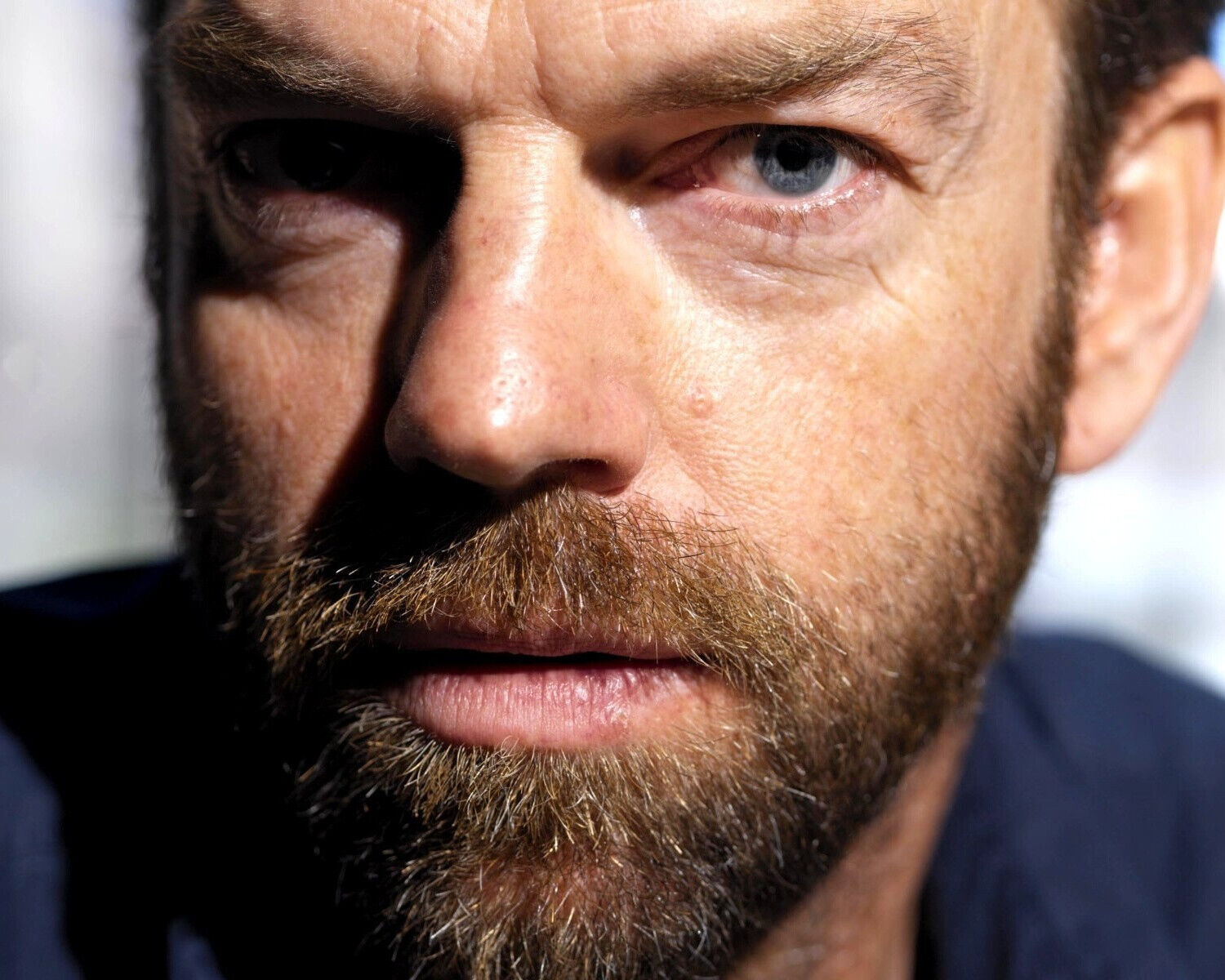 HUGO WEAVING 8x10 PHOTO *