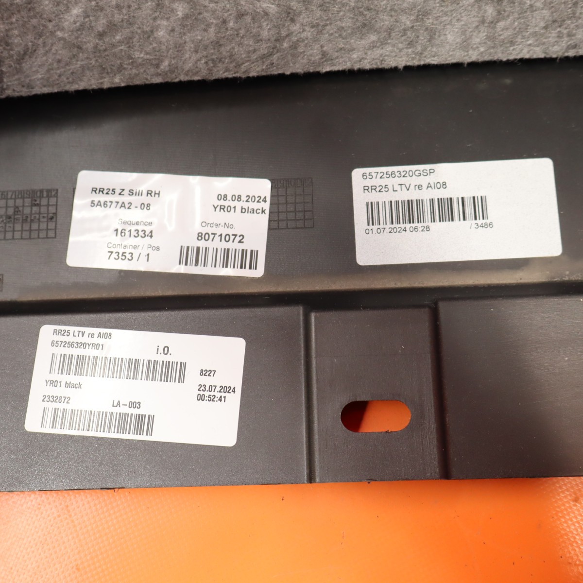 Rolls-Royce Spectre 2024 Right Rocker molding