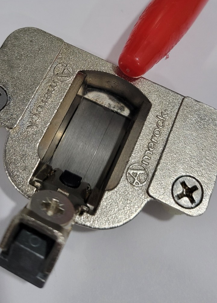 AMEROCK 2010E-32, 35 mm 120 Degree Hinge, Self Closing BLEMISHED!