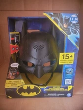 DC Batman Bat-Tech Voice Changing Mask Roleplay Toy New Box