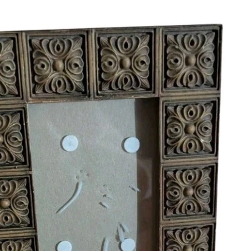 Marco de fotos Pier 1 tallado madera azulejo bloque marrón boho indio relieve 4x6 Foto 2 de 4