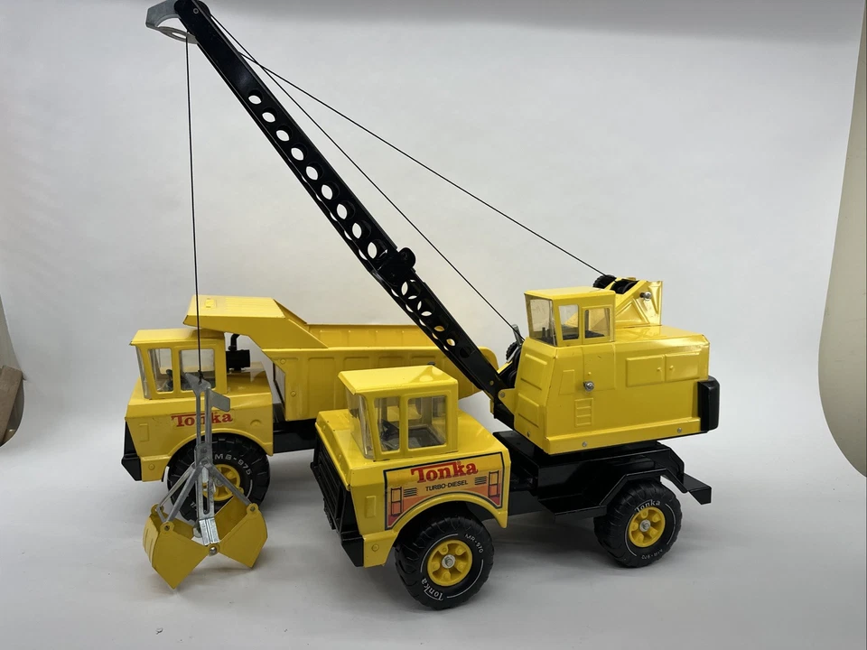 Grúa Tonka MR-970 turbo diésel años 70 y camión de volteo XMB-975 Mighty metal limpio Foto 4 de 4