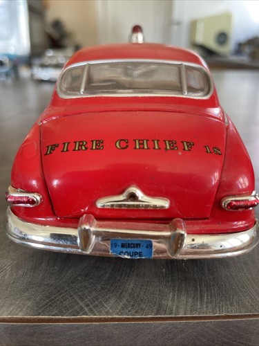 Red 1949 Mercury 1:24 Scale - Picture 3 of 10