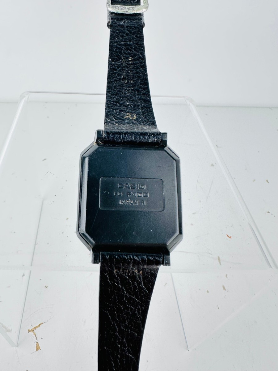 Casio F-100 Vintage Watch 1977 Black Resin Plastic Digital Alien
