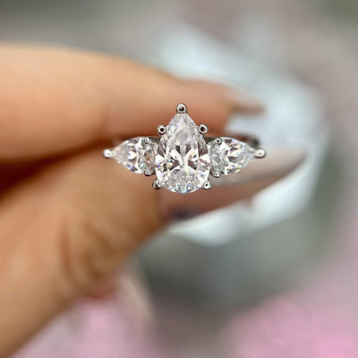 Lab Created IGI-zertifizierter 1,30 ct Birnen-Diamant-Verlobungsring 14 K Wei...