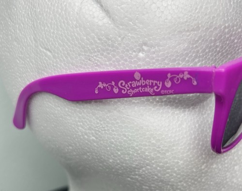 Strawberry Shortcake Purple Child Girl Sunglasses Classic Logo Sun Fun Outdoors - Picture 4 of 23