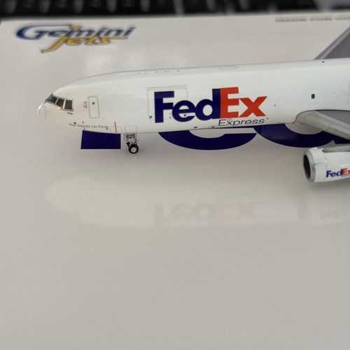 Rare! GeminiJets 1:400 McDonnell Douglas MD-11F FedEx Express N608FE GJFDX1149 - Picture 5 of 9
